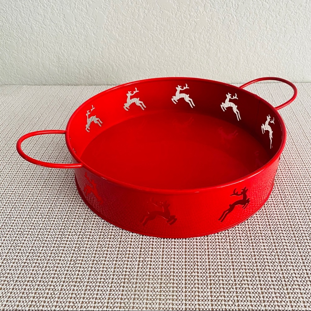 Round Christmas reindeer tray with handles